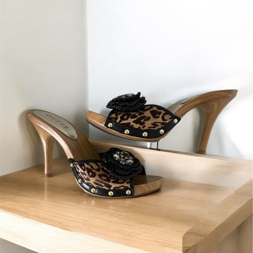Guess Animal Print Wedge Heels w/ Black Flower Size 7.5 – SALE 🚨$24.99